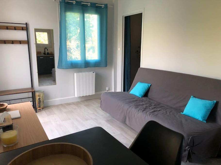 Charmant Gite En Perigord Vert Douchapt Exteriör bild