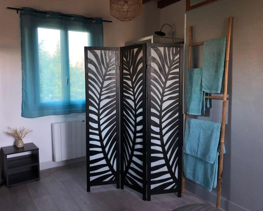 Charmant Gite En Perigord Vert Douchapt Exteriör bild