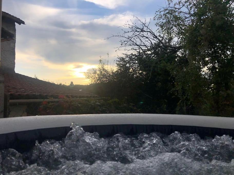 Charmant Gite En Perigord Vert Douchapt Exteriör bild