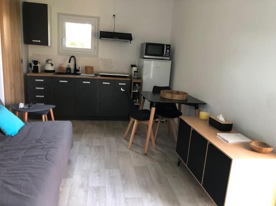 Charmant Gite En Perigord Vert Douchapt Exteriör bild