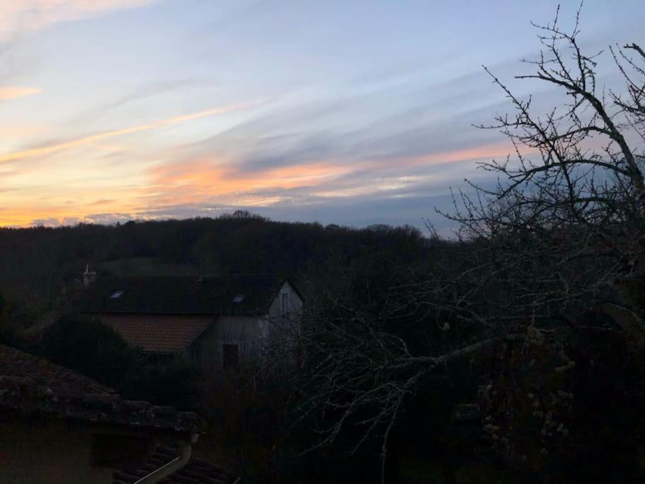 Charmant Gite En Perigord Vert Douchapt Exteriör bild
